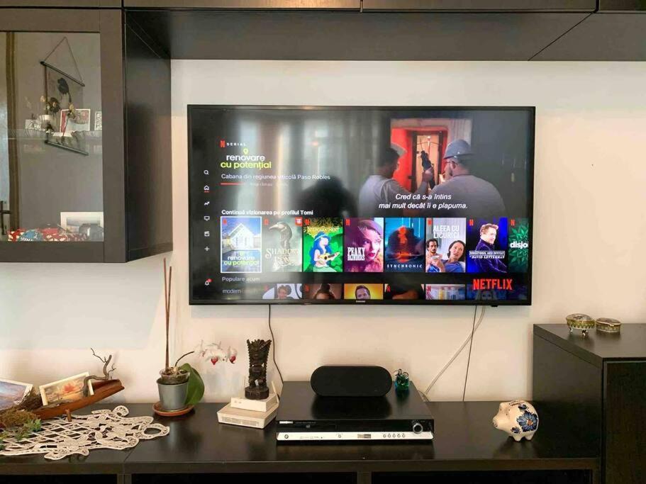 Central Apartment Muncii Area Netflix Bucureşti Exterior foto