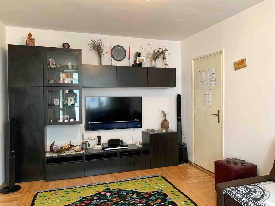 Central Apartment Muncii Area Netflix Bucureşti Exterior foto